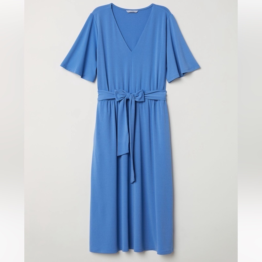 H&M Blue, Calf-length, V-neck dress in jersey with short, wide sleeves Medium